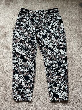 Cartonnier Nassella Floral Print Cropped Pants